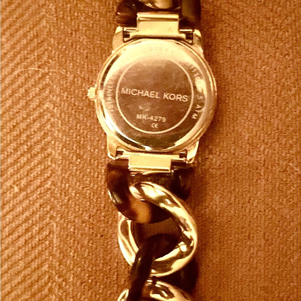Michael Kors Gold Chain Link Watch - Picture 5 of 10